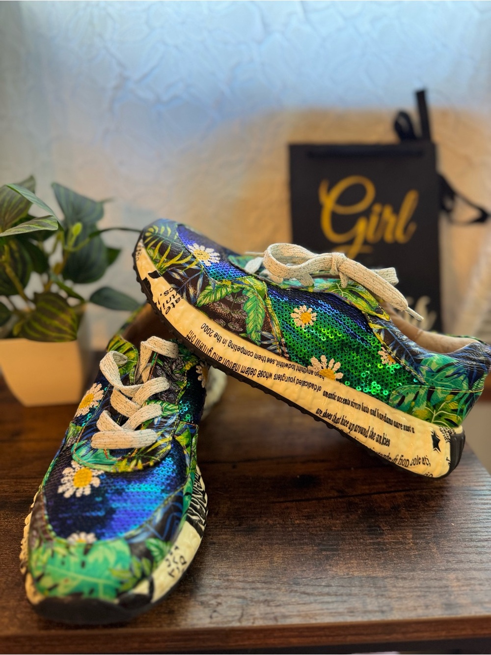 L'ATISTE Green Floral Daisy Slip-On Sneakers